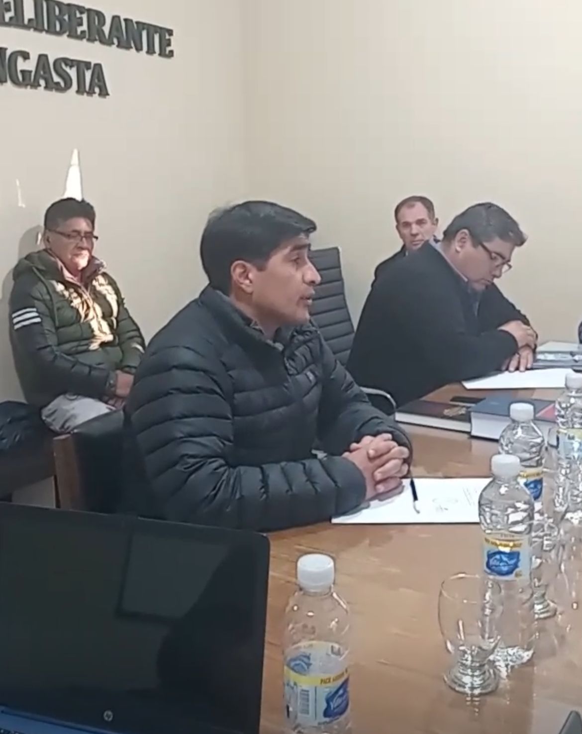 Interpelación al intendente de Calingasta: contrataciones irregulares y fondos sin ejecutar