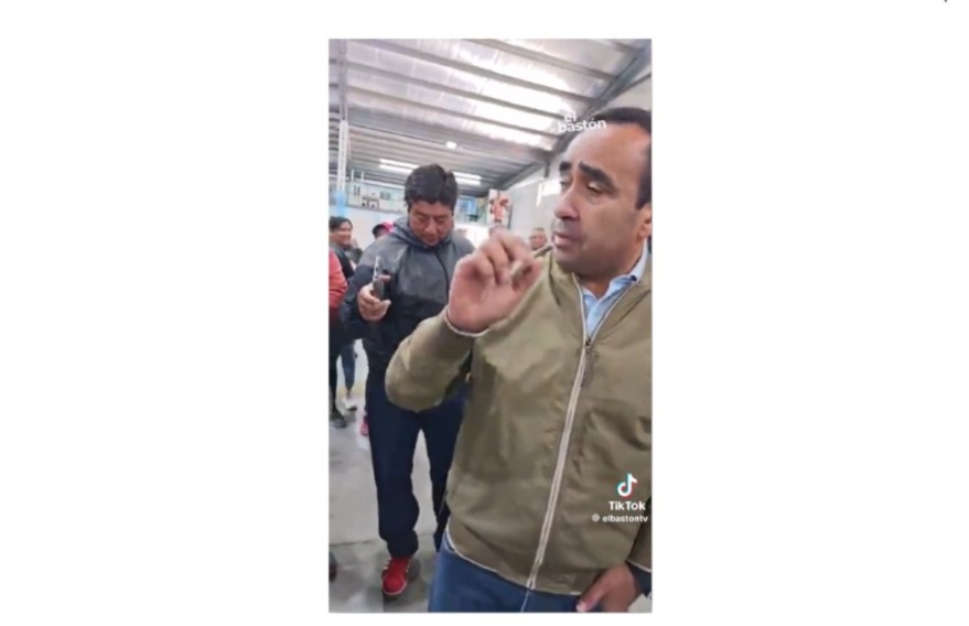 Iglesia: acorralaron al intendente Jorge Espejo y algo le sacaron