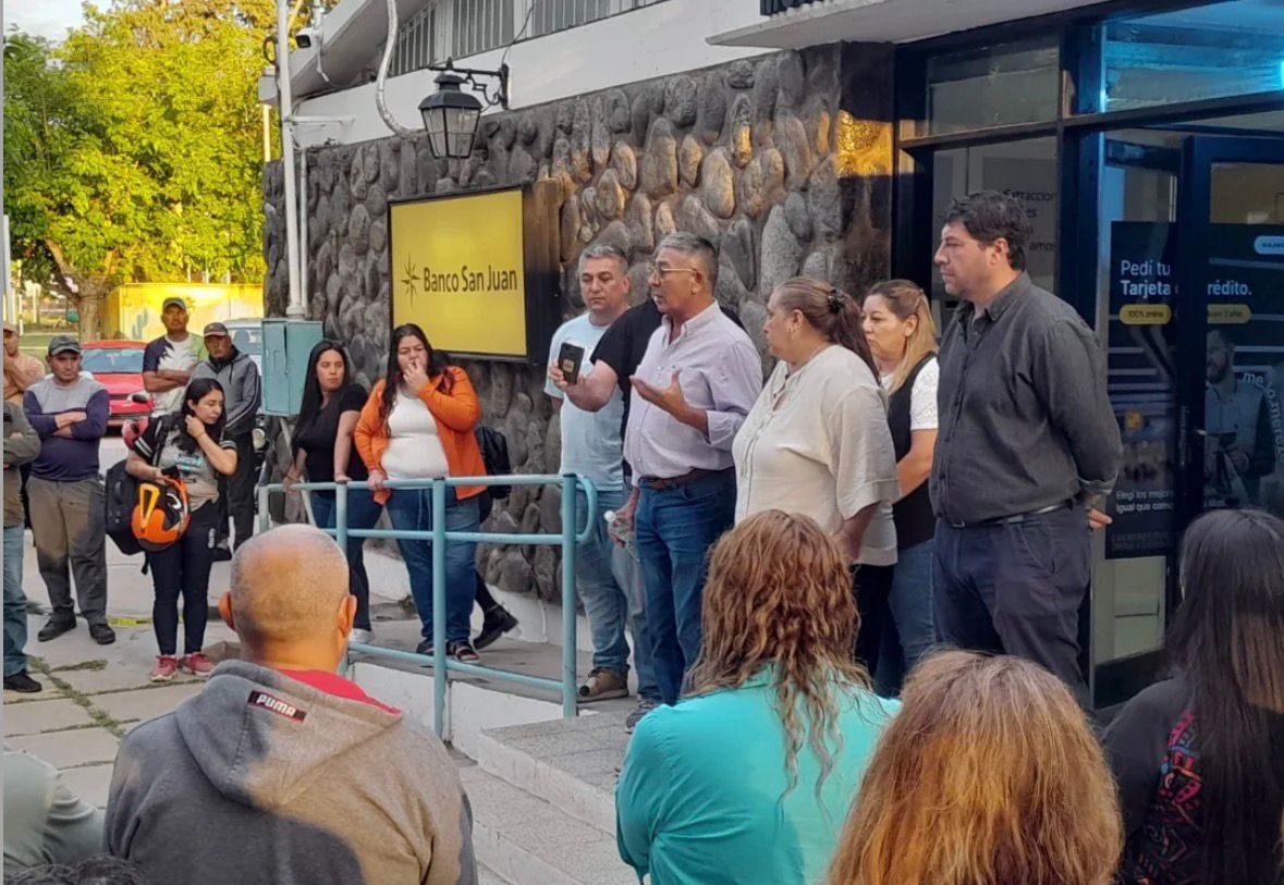 “Éramos tan pobres…”: en Valle Fértil pagarán el bono en cuatro cuotas