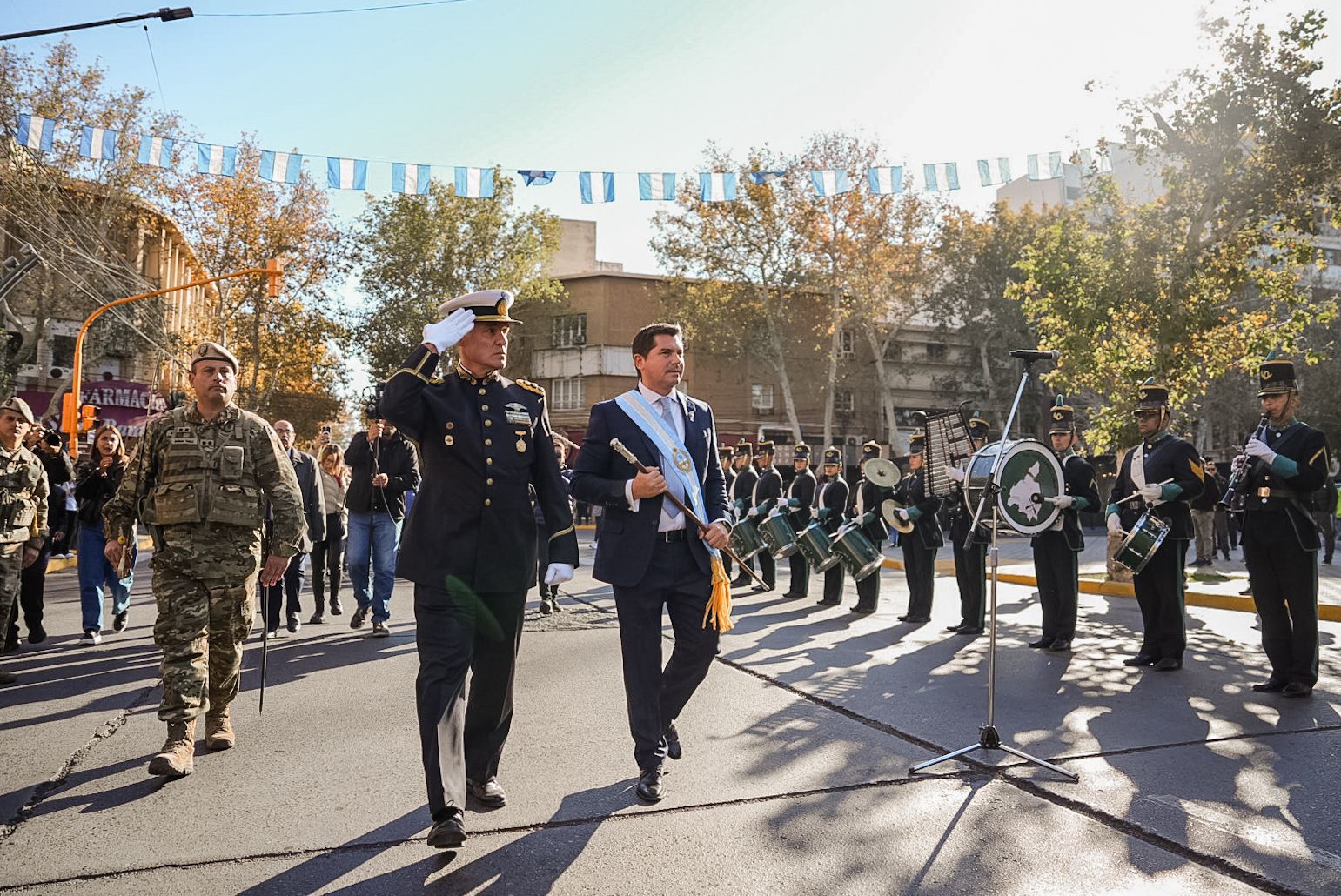 Con actos oficiales, desfile y una gala artística, el Gobierno conmemoró el 25 de Mayo en San Juan