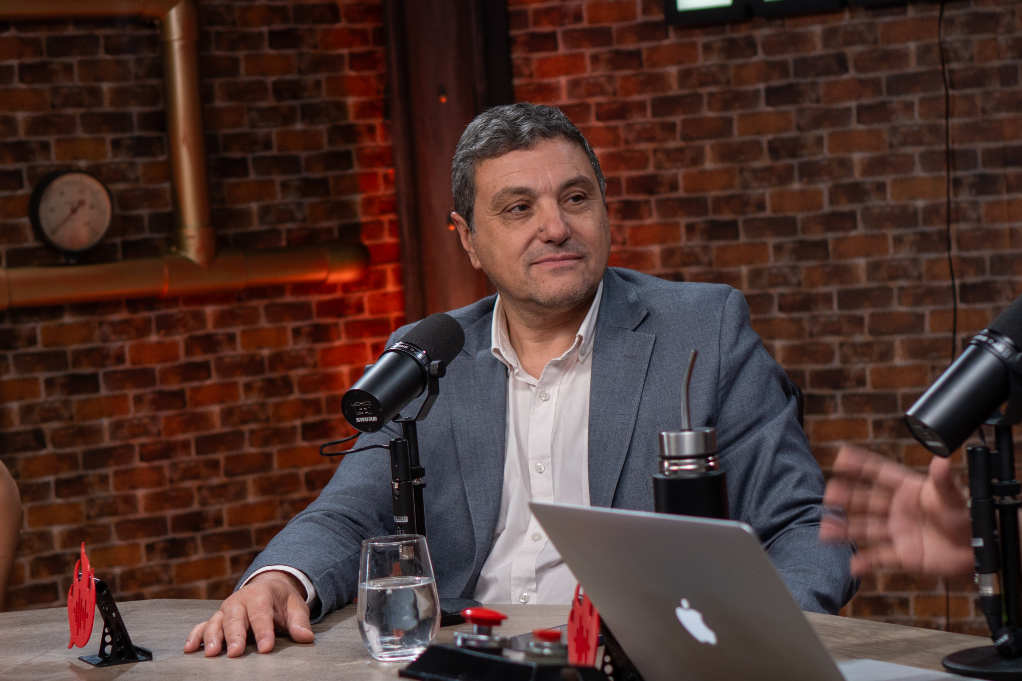 Achem defendió el FODERE y negó favoritismos del Gobierno con los municipios