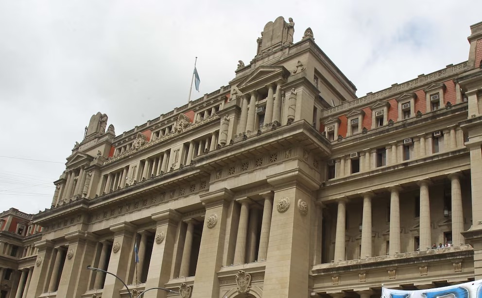 La Corte Suprema convocó a conjueces para avanzar sobre la Ley de Tierras de Milei
